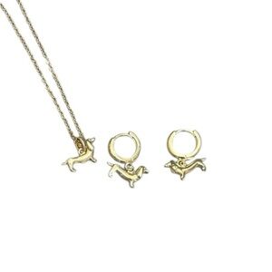NWT Gold Dauchshund Necklace and Earring Set